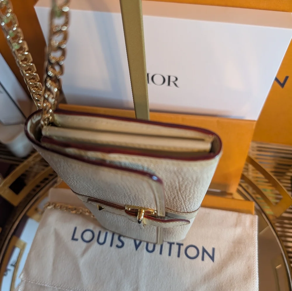 Louis Vuitton Suhali Portefeuille Le Favori Leather Bifold Long Wallet, Dust Bag